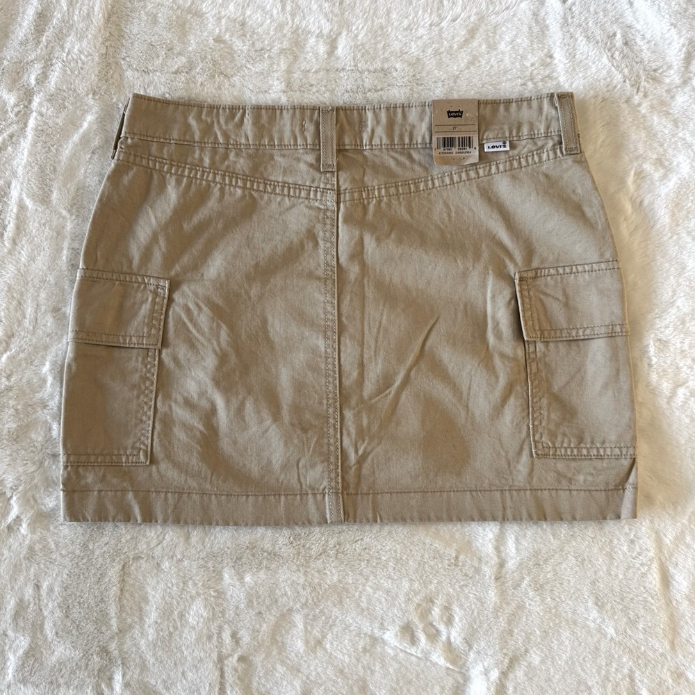 Women's Levi's® Slim ‘94 Cargo Mini Skirt Beige NWT - Picture 7 of 7